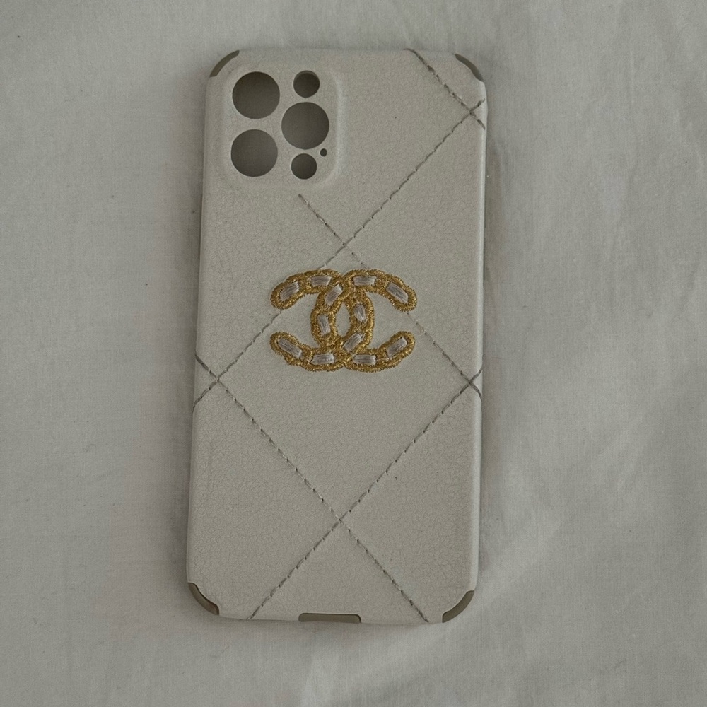 Phone case bundle - Picture 2 of 5